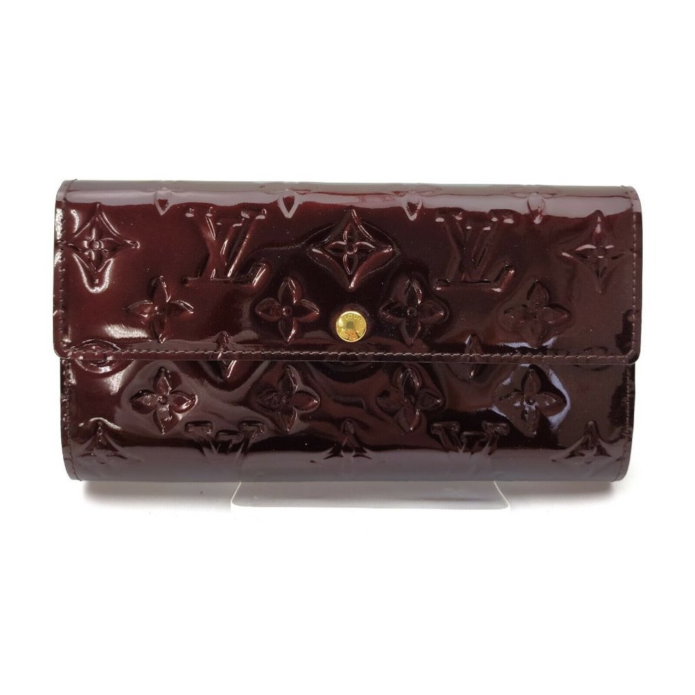 Authentic Louis Vuitton vernis long Wallet  Amarante